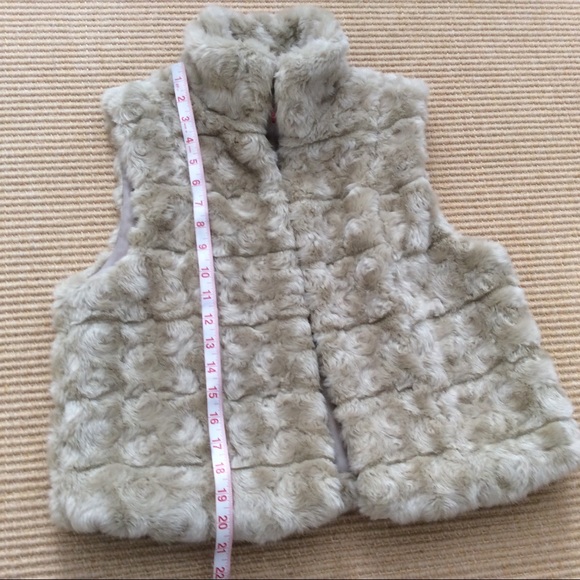 Elle Tan Faux Fur Vest Small - NWOT - Picture 10 of 12
